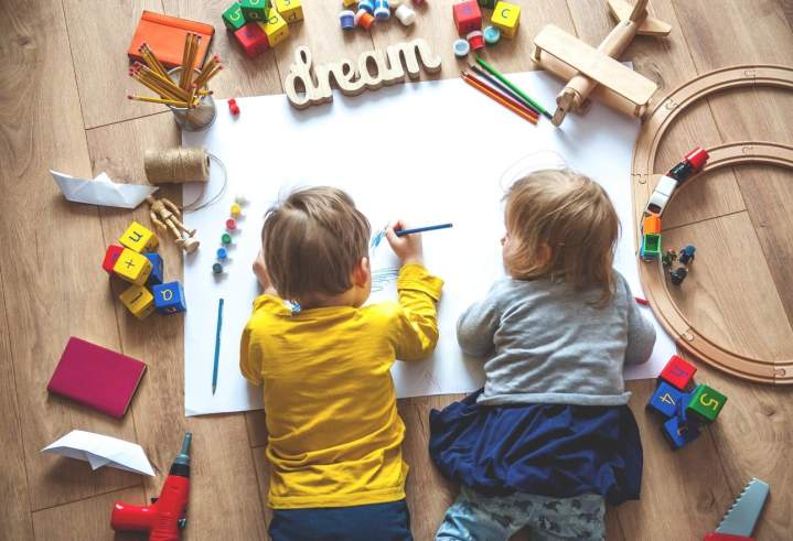 Une classe de maternelle montesori à Gauriaguet